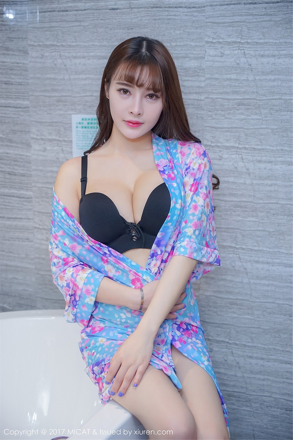 [MICAT猫萌榜]VOL.019_嫩模雪瑞Lisa白色高叉连体内衣吊带白丝袜火辣诱惑写真52P
