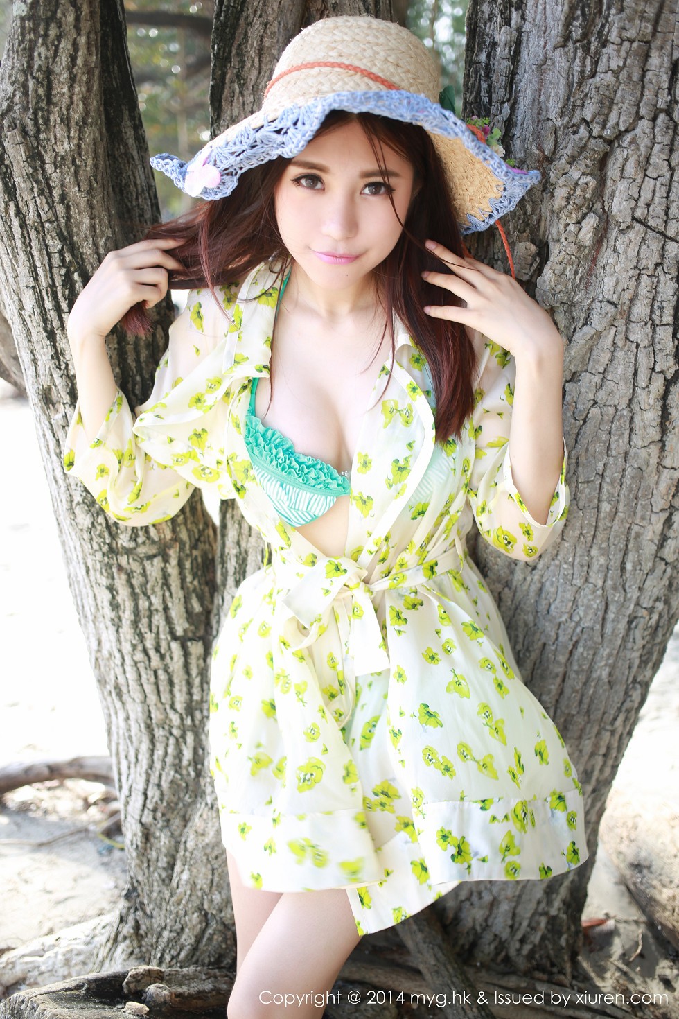 [MyGirl美媛馆]Vol.014_嫩模绮里嘉ula泳池边性感比基尼秀豪乳翘臀写真119P
