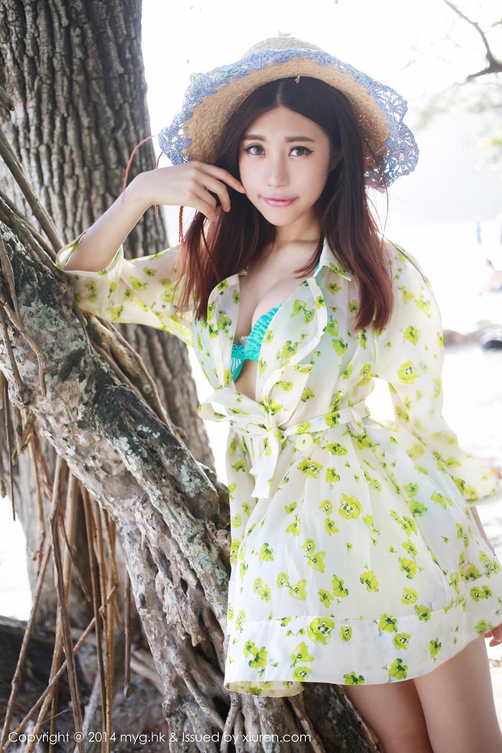 [MyGirl美媛馆]Vol.014_嫩模绮里嘉ula泳池边性感比基尼秀豪乳翘臀写真119P