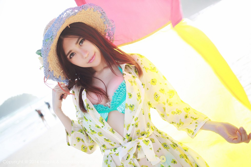 [MyGirl美媛馆]Vol.014_嫩模绮里嘉ula泳池边性感比基尼秀豪乳翘臀写真119P