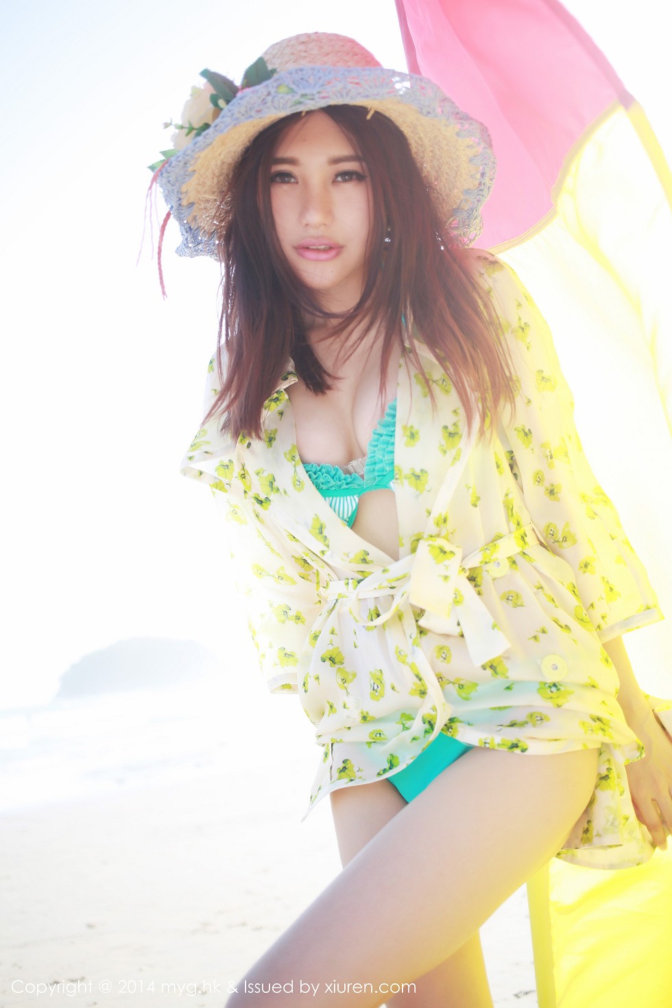 [MyGirl美媛馆]Vol.014_嫩模绮里嘉ula泳池边性感比基尼秀豪乳翘臀写真119P