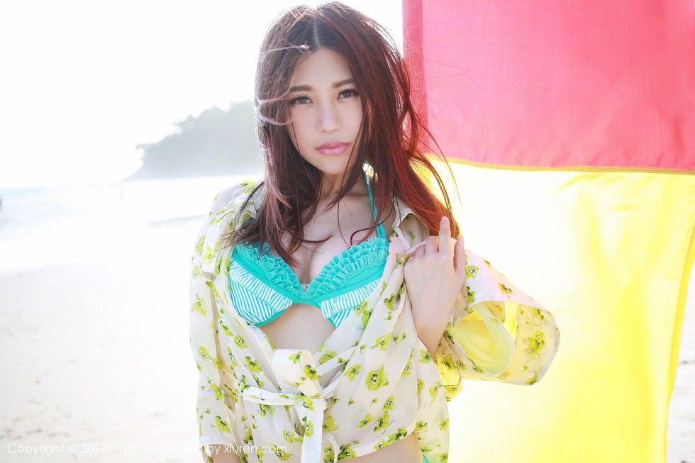 [MyGirl美媛馆]Vol.014_嫩模绮里嘉ula泳池边性感比基尼秀豪乳翘臀写真119P