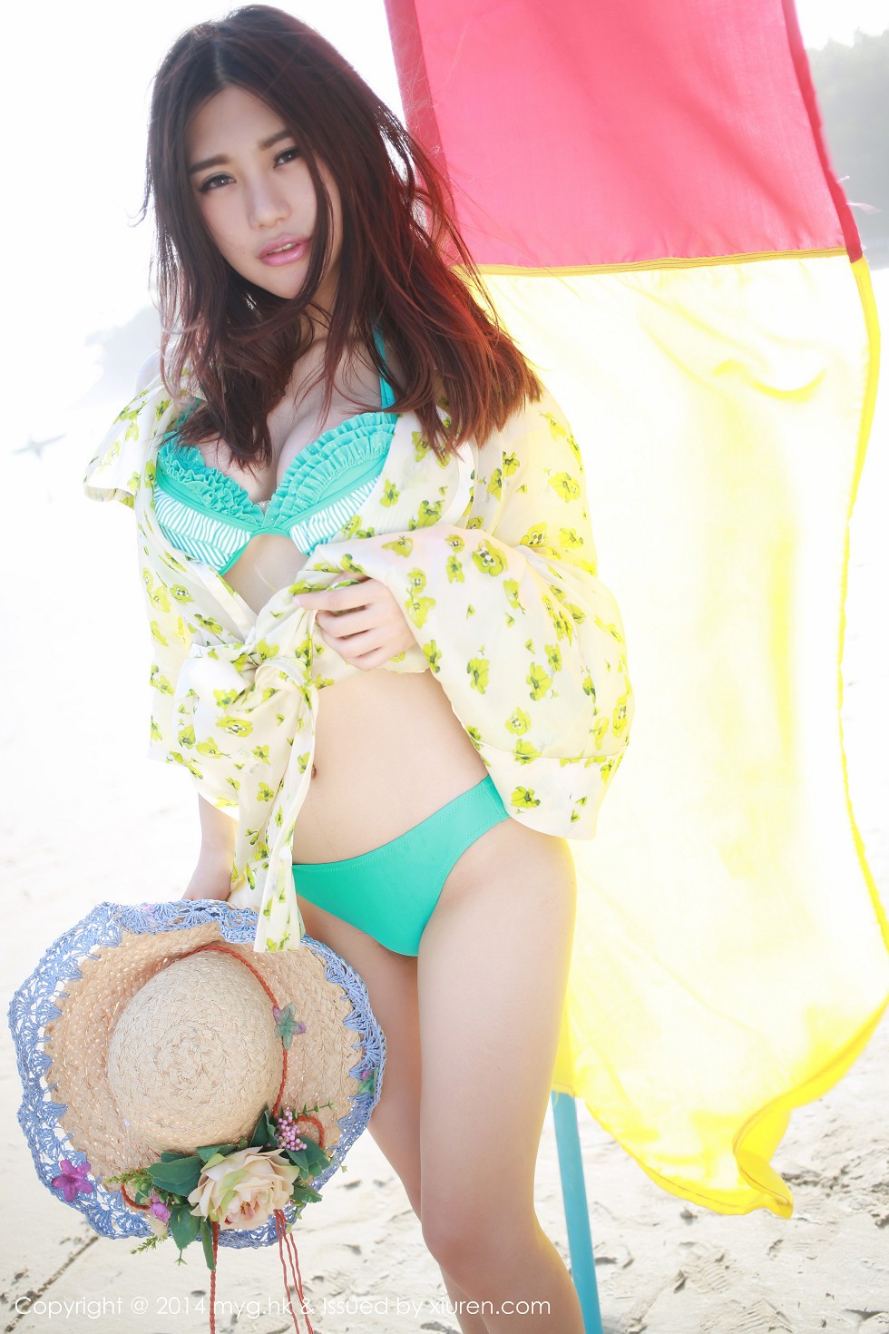 [MyGirl美媛馆]Vol.014_嫩模绮里嘉ula泳池边性感比基尼秀豪乳翘臀写真119P