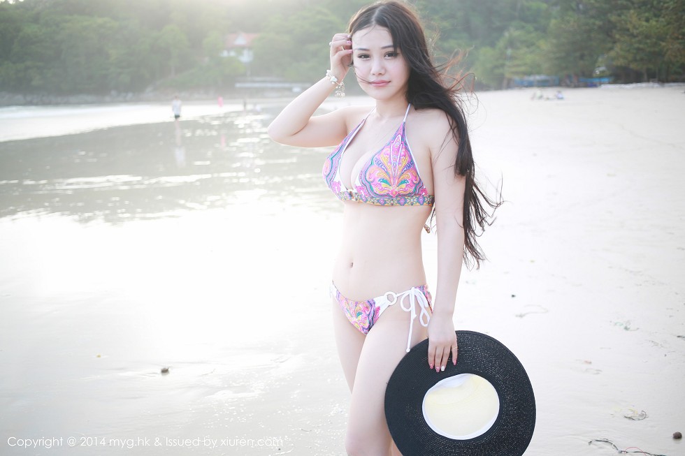 [MyGirl美媛馆]Vol.016_嫩模Barbie可儿海边清凉花色比基尼爆乳诱惑写真110P