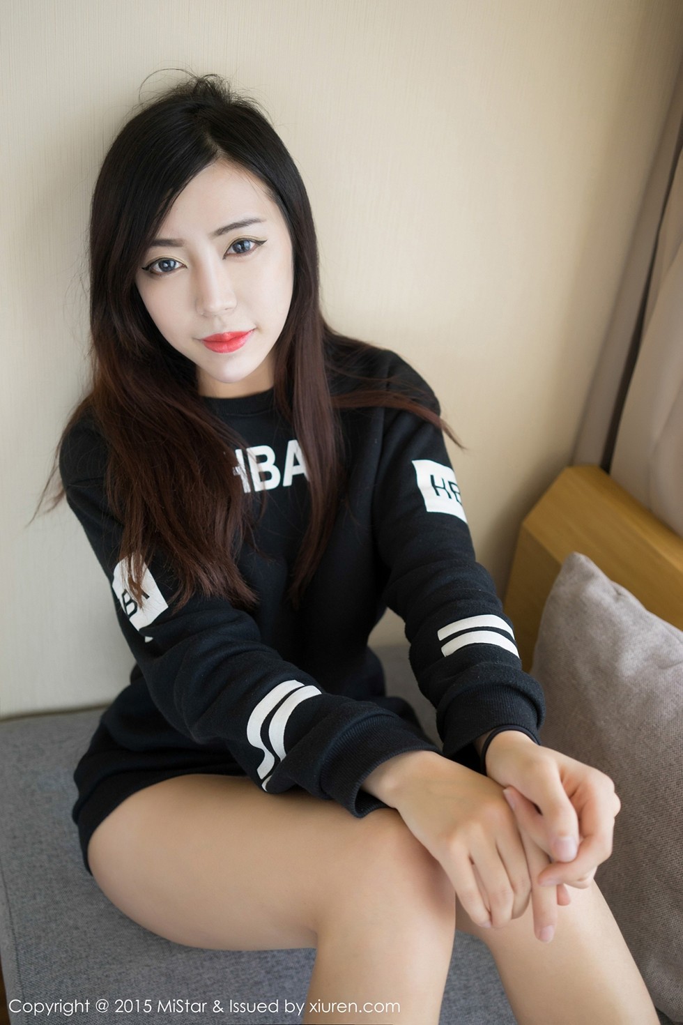 [MiStar魅妍社]Vol.010_嫩模子祺居家私房大尺度脱衣迷人豪乳性感翘臀写真60P