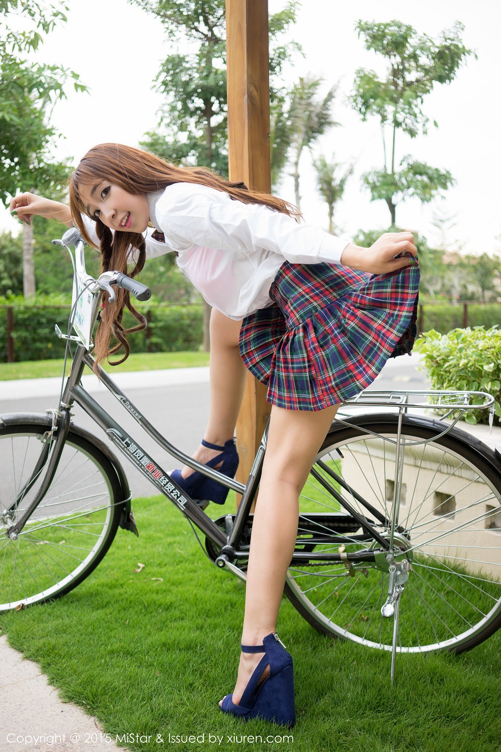 [MiStar魅妍社]Vol.017_嫩模黄歆苑Chobits花点比基尼性感卖萌露翘臀写真60P