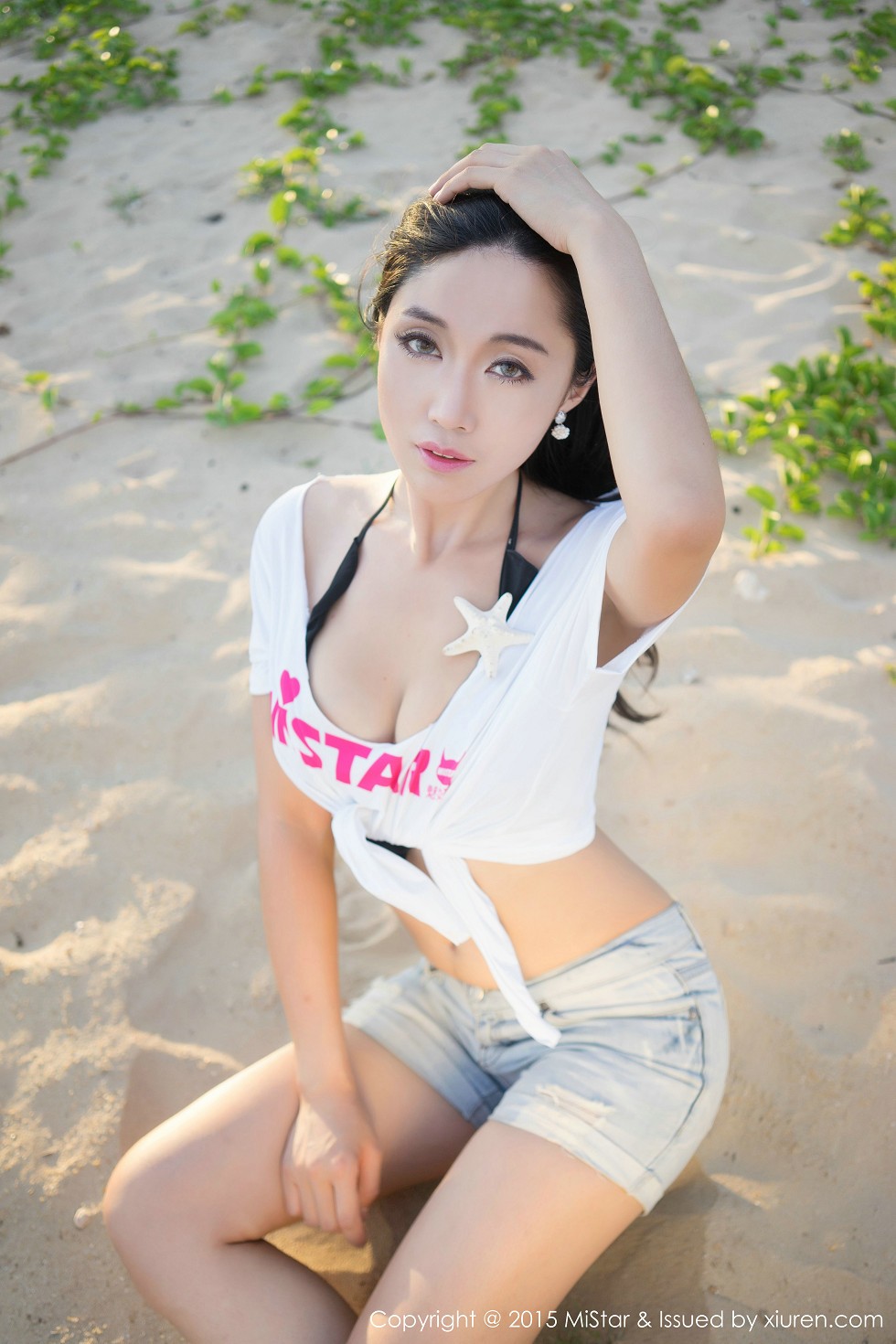 [MiStar魅妍社]Vol.018_嫩模Ashely丽丽白色蕾丝女仆装双峰夹蛋诱惑写真60P