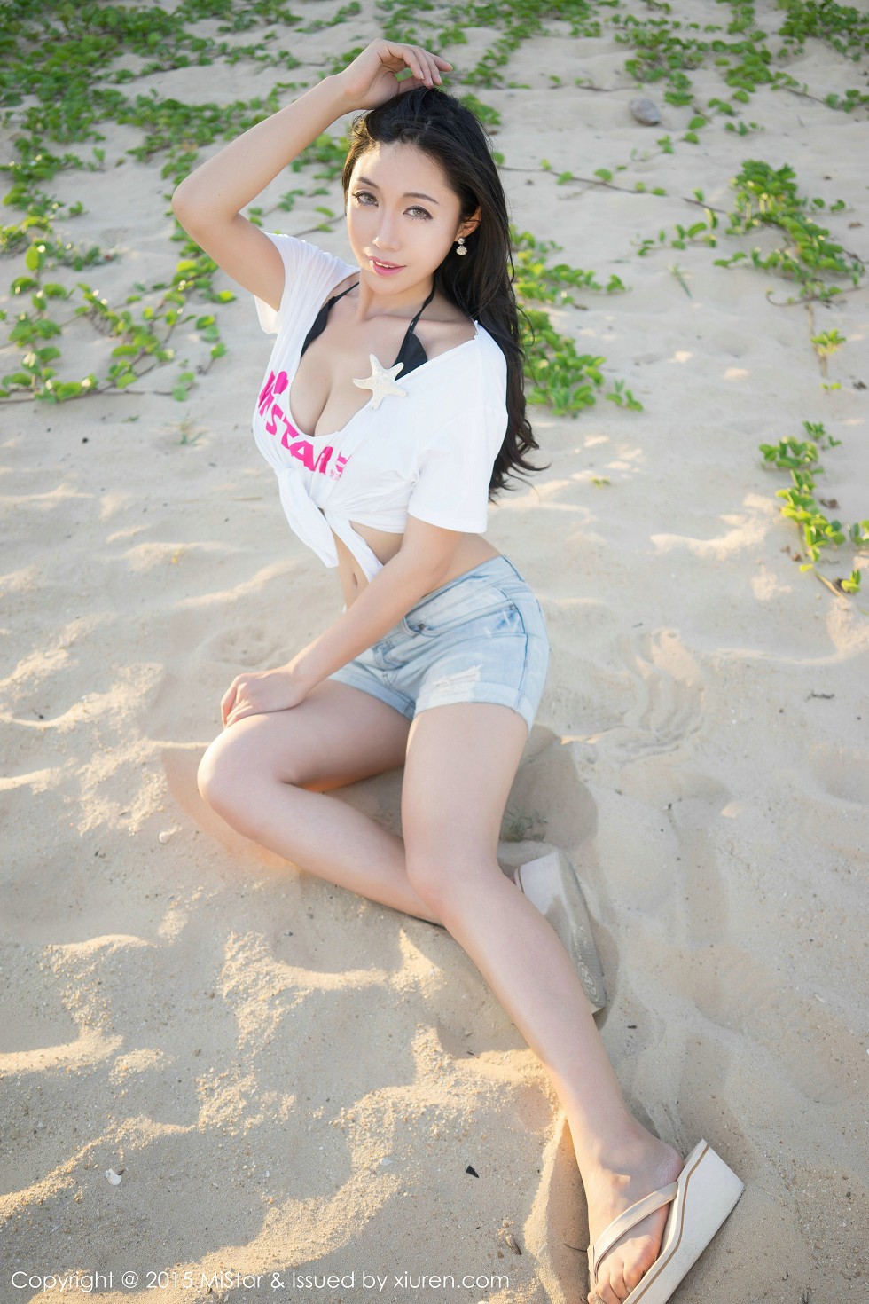 [MiStar魅妍社]Vol.018_嫩模Ashely丽丽白色蕾丝女仆装双峰夹蛋诱惑写真60P