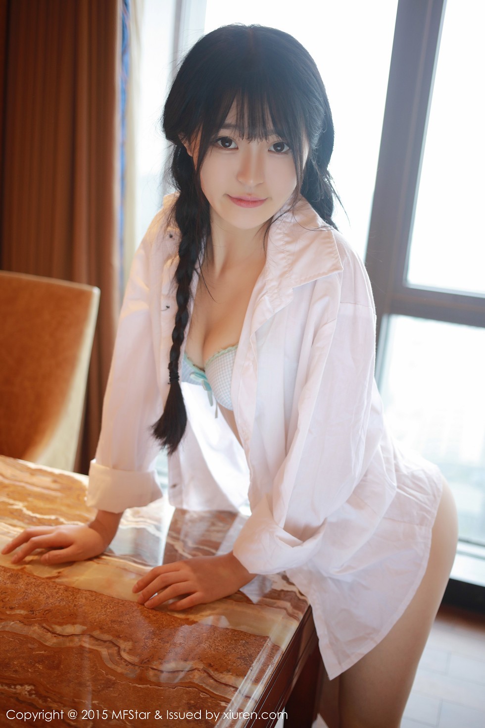 [MFStar模范学院]Vol.025_嫩模伊小七MoMo半露酥胸白嫩美臀迷人诱惑写真52P
