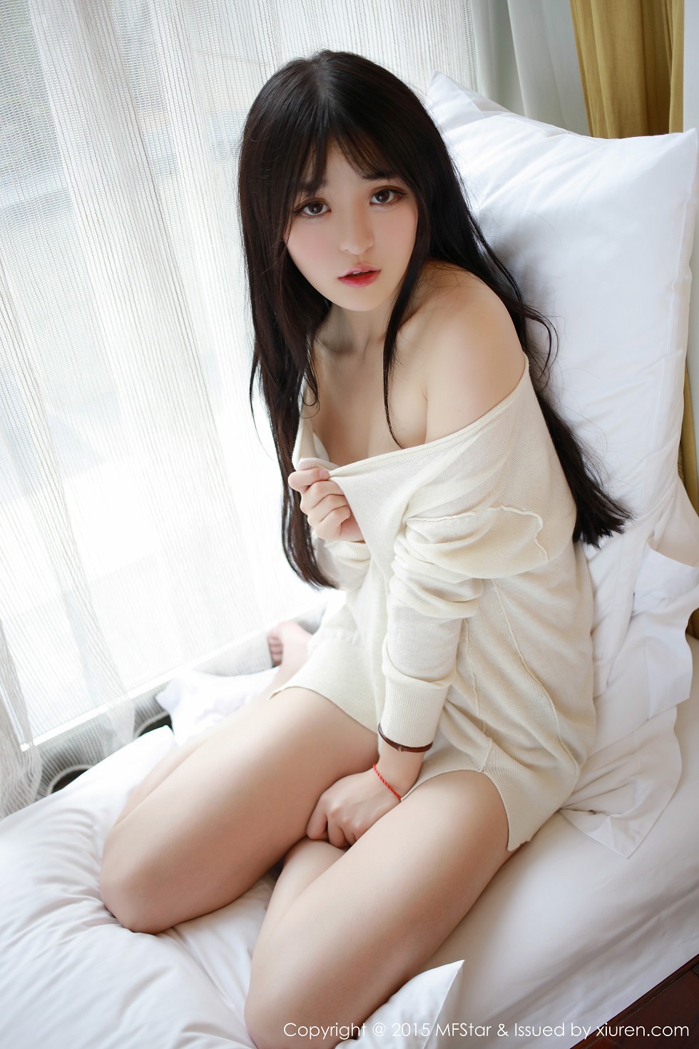 [MFStar模范学院]Vol.029_嫩模伊小七MoMo白嫩肌肤诱人酮体大胆诱惑写真51P