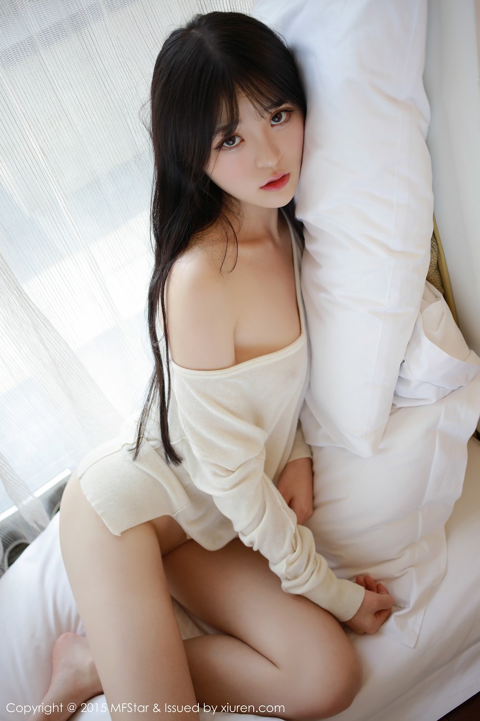 [MFStar模范学院]Vol.029_嫩模伊小七MoMo白嫩肌肤诱人酮体大胆诱惑写真51P