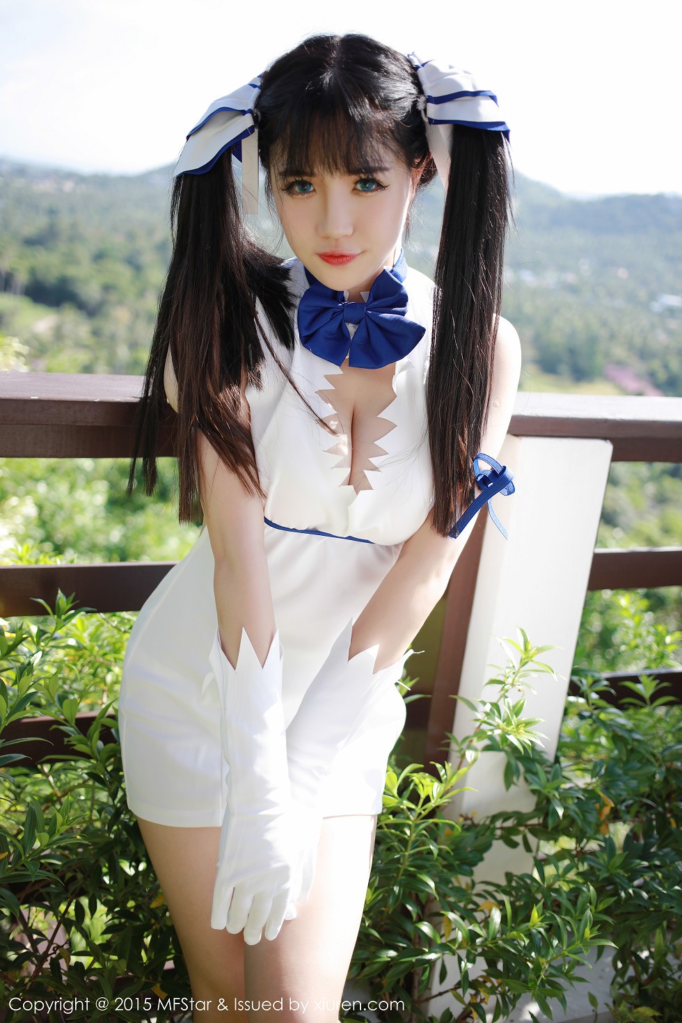 [MFStar模范学院]Vol.036_萌妹徐cake白色开档短裙迷人豪乳性感翘臀写真50P