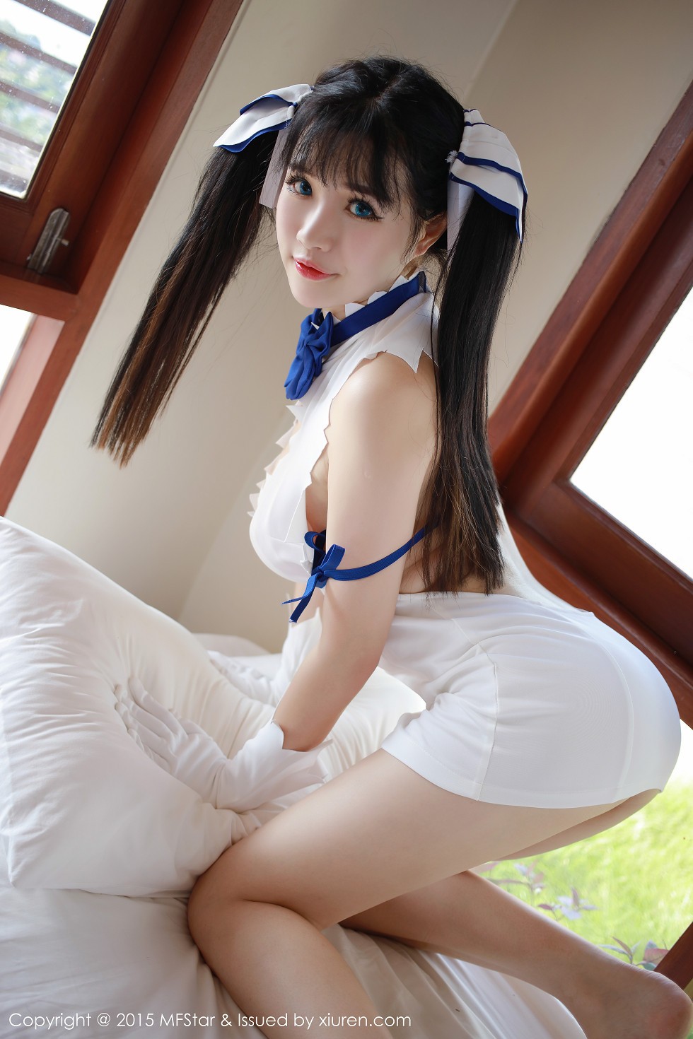 [MFStar模范学院]Vol.036_萌妹徐cake白色开档短裙迷人豪乳性感翘臀写真50P