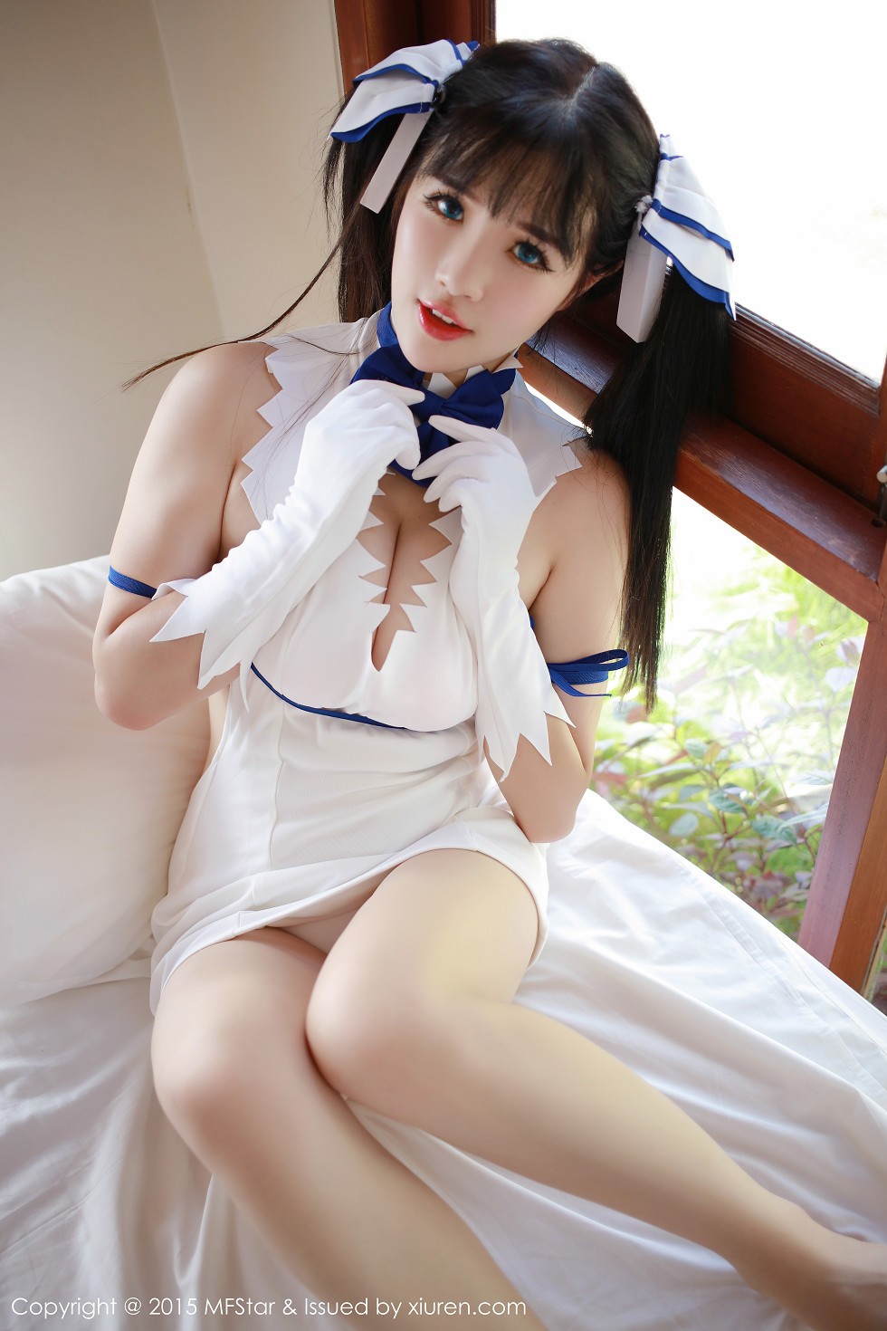 [MFStar模范学院]Vol.036_萌妹徐cake白色开档短裙迷人豪乳性感翘臀写真50P