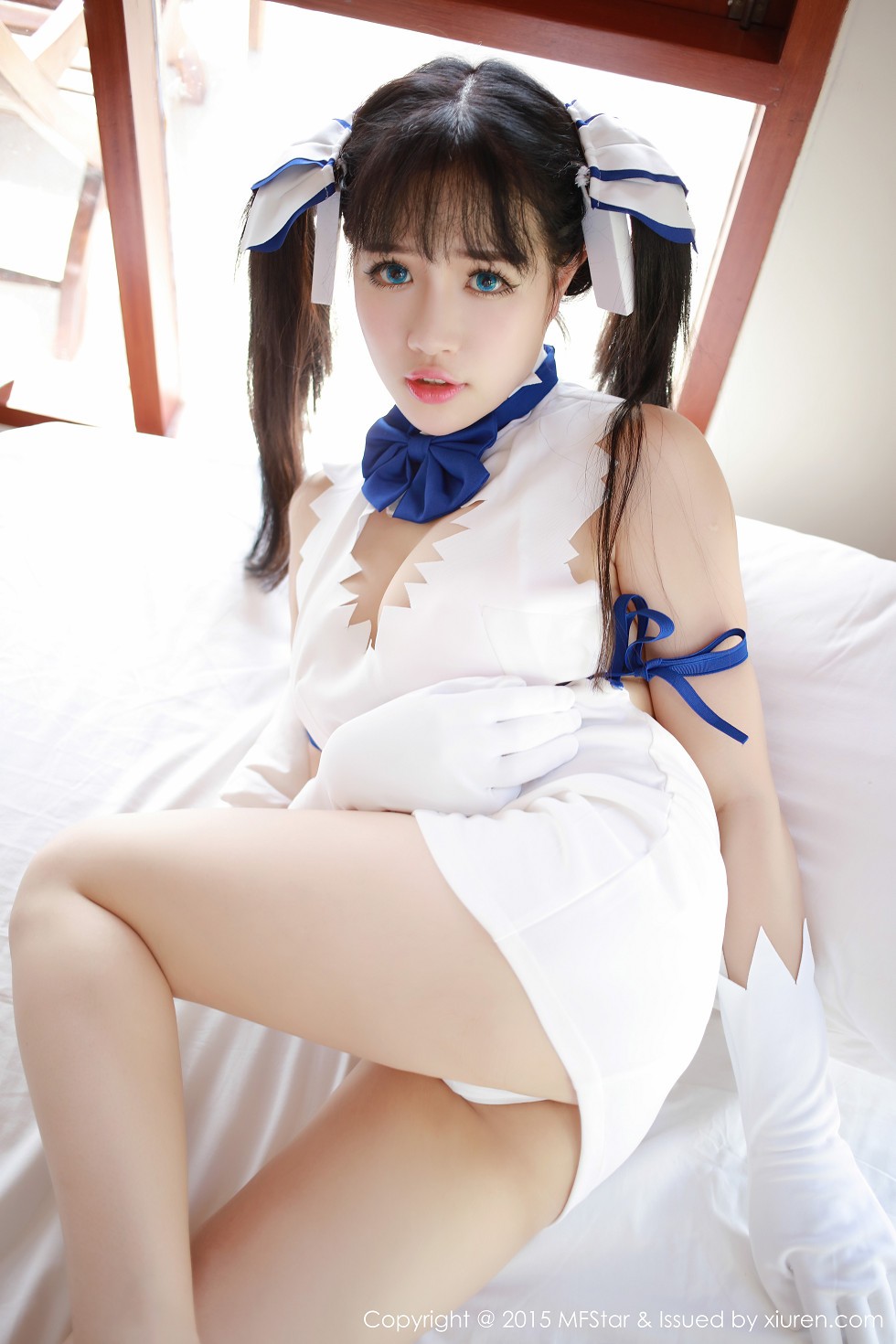 [MFStar模范学院]Vol.036_萌妹徐cake白色开档短裙迷人豪乳性感翘臀写真50P