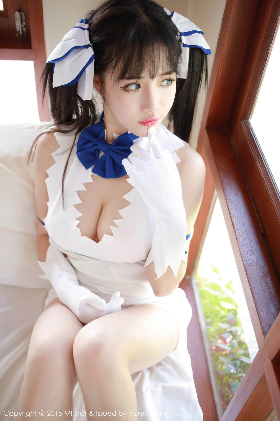 [MFStar模范学院]Vol.036_萌妹徐cake白色开档短裙迷人豪乳性感翘臀写真50P