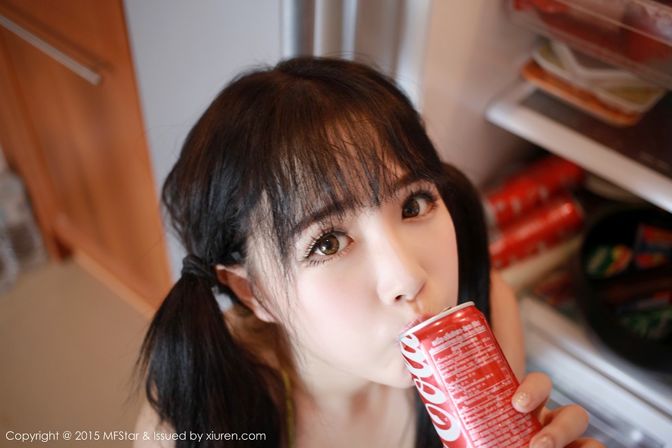 [MFStar模范学院]Vol.036_萌妹徐cake白色开档短裙迷人豪乳性感翘臀写真50P