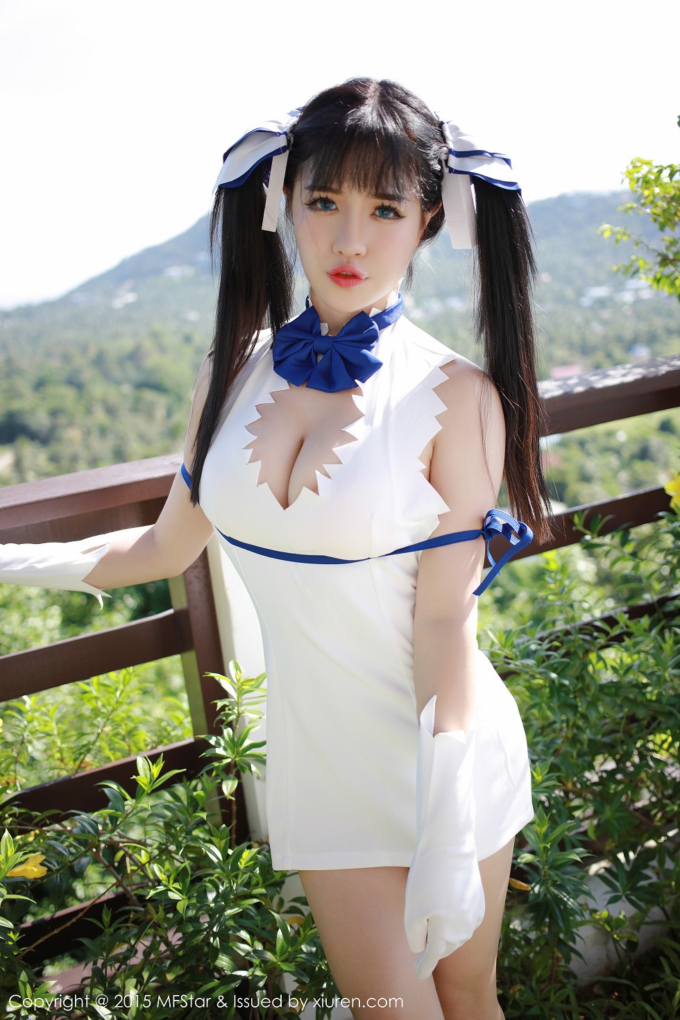 [MFStar模范学院]Vol.036_萌妹徐cake白色开档短裙迷人豪乳性感翘臀写真50P