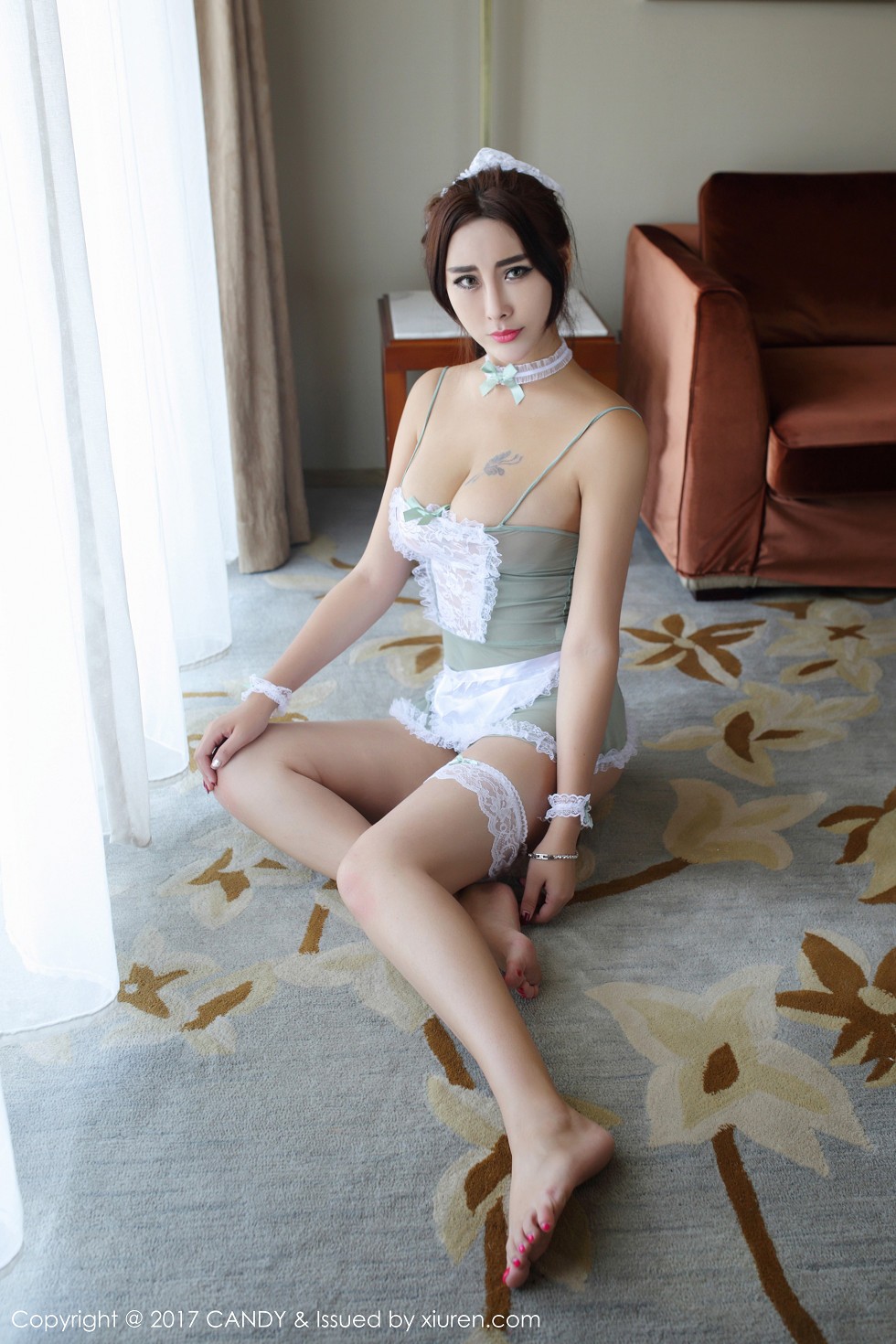 [Candy糖果画报]Vol.006_魅惑女神FoxYini孟狐狸私房情趣内衣半露豪乳诱惑写真53P