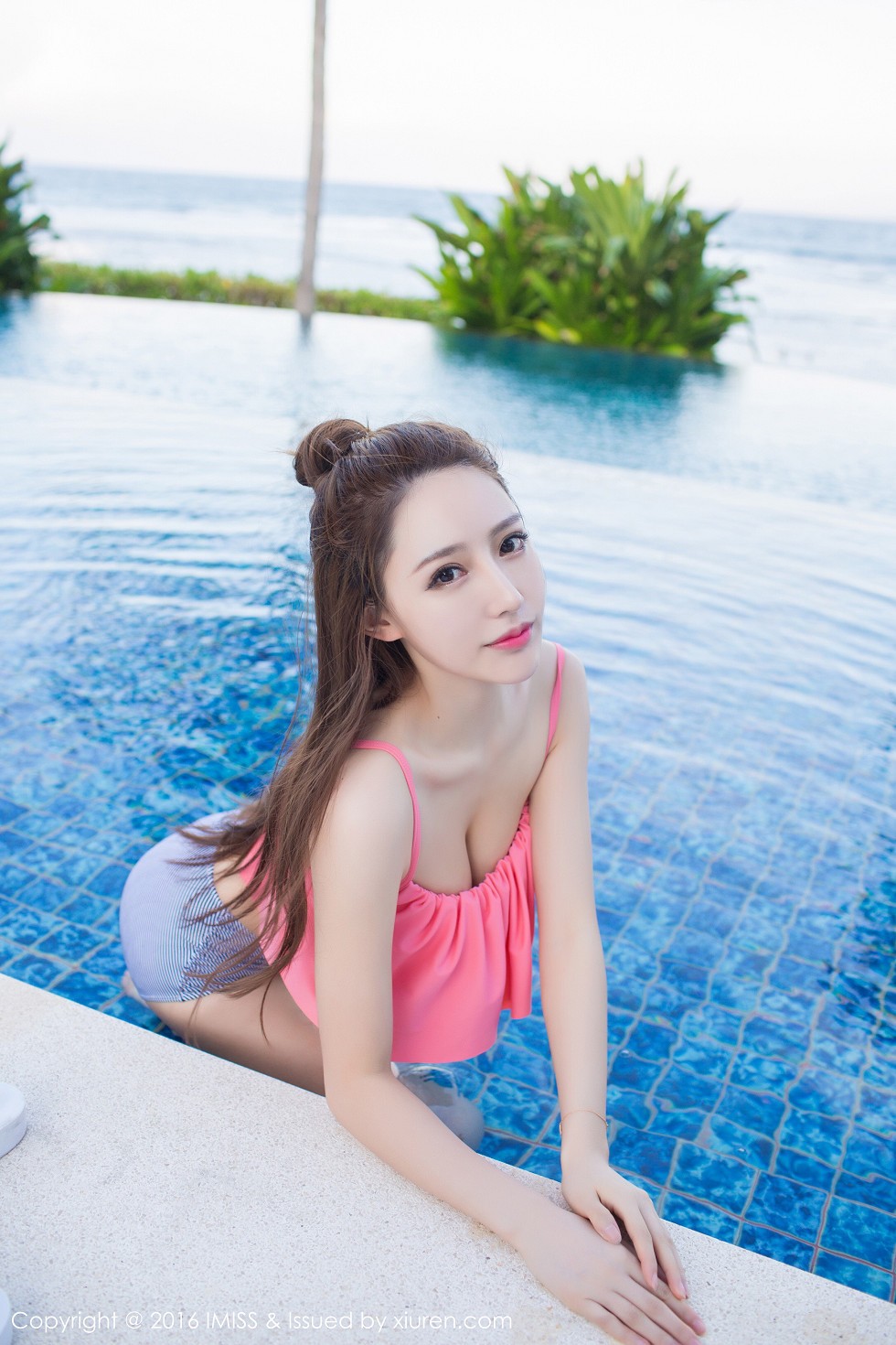 [IMISS爱蜜社]Vol.112_长腿女神刘奕宁Lynn巴厘岛旅拍性感内衣白嫩肌肤写真49P