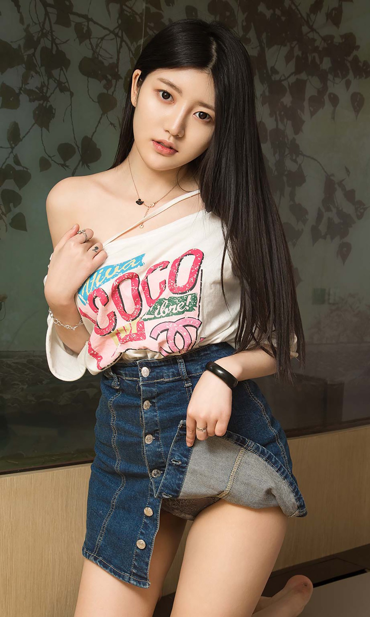 [Ugirls爱尤物]No.581_嫩模晓曦居家性感内衣系列丰满身材白嫩肌肤迷人写真40P