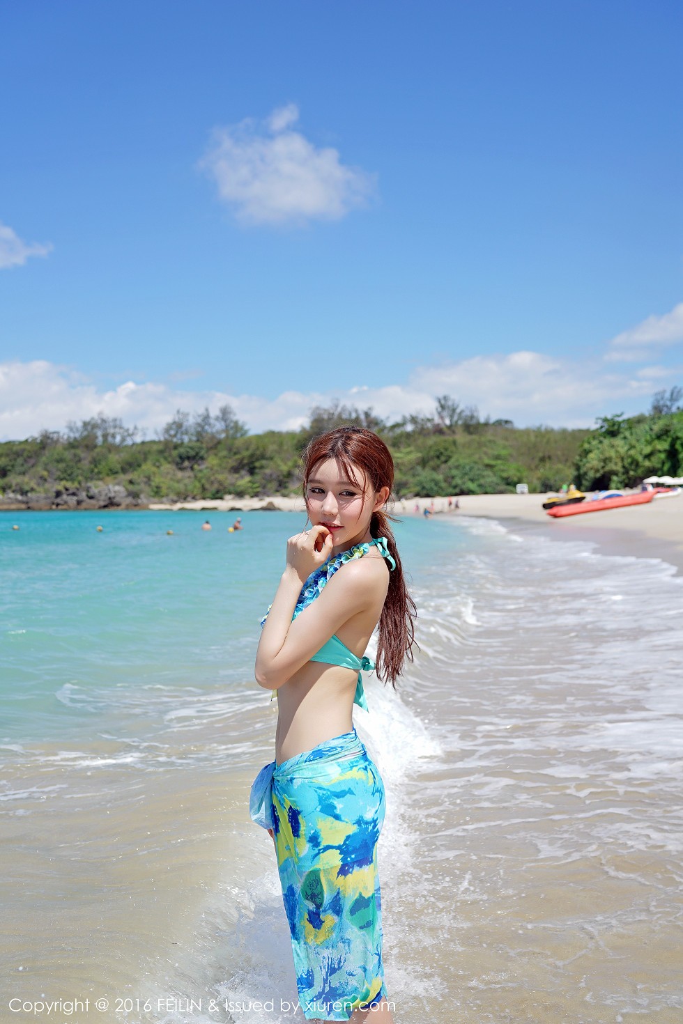 [FeiLin嗲囡囡]VOL.045_嫩模Milk楚楚沙滩花色比基尼秀完美身材性感写真46P