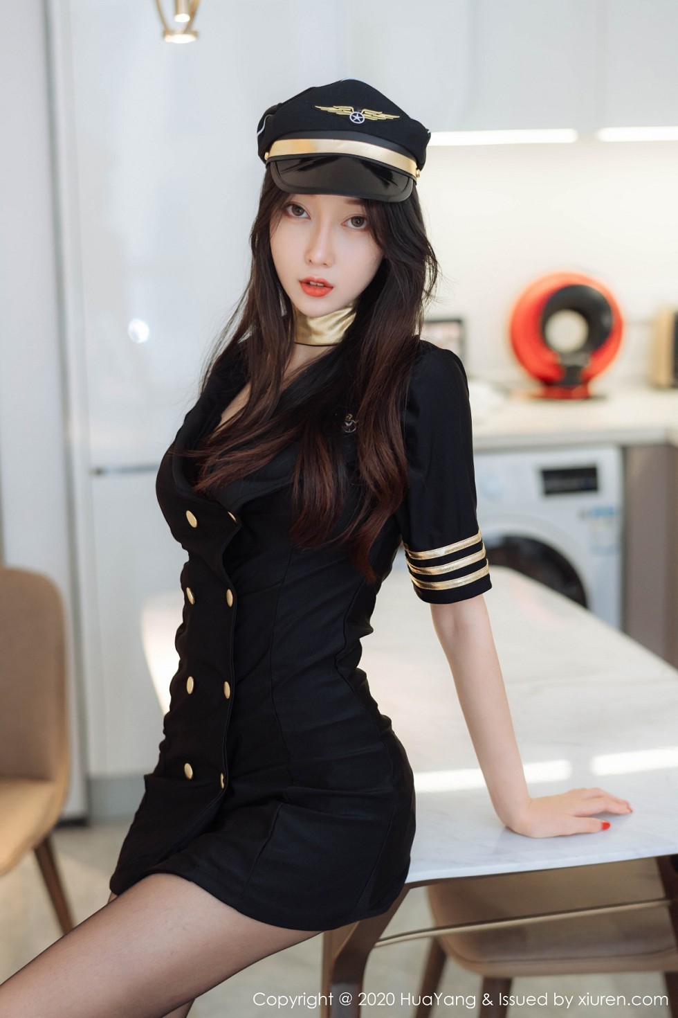 [HuaYang花漾]Vol.269_嫩模玥儿玥er机长制服主题黑丝裤袜秀豹纹内裤极致诱惑写真73P