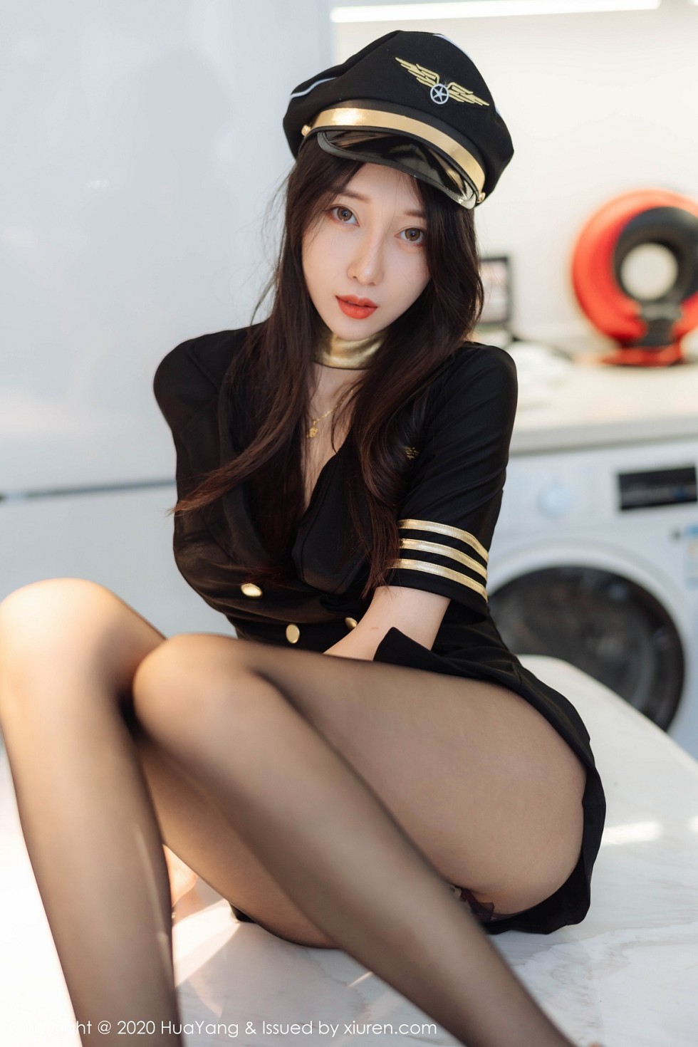 [HuaYang花漾]Vol.269_嫩模玥儿玥er机长制服主题黑丝裤袜秀豹纹内裤极致诱惑写真73P