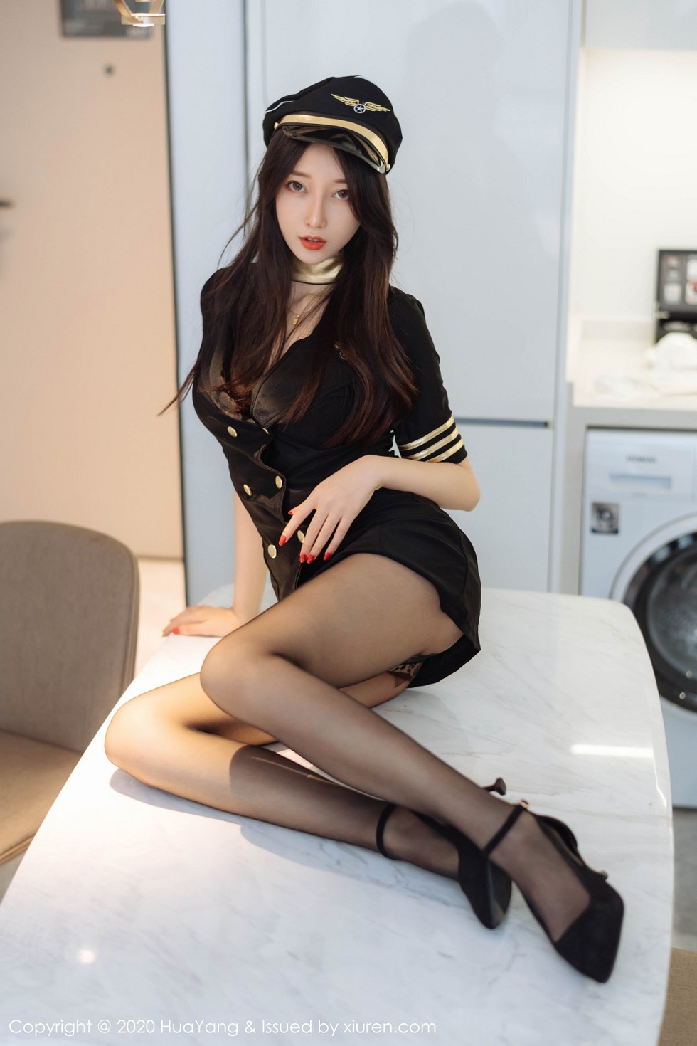 [HuaYang花漾]Vol.269_嫩模玥儿玥er机长制服主题黑丝裤袜秀豹纹内裤极致诱惑写真73P