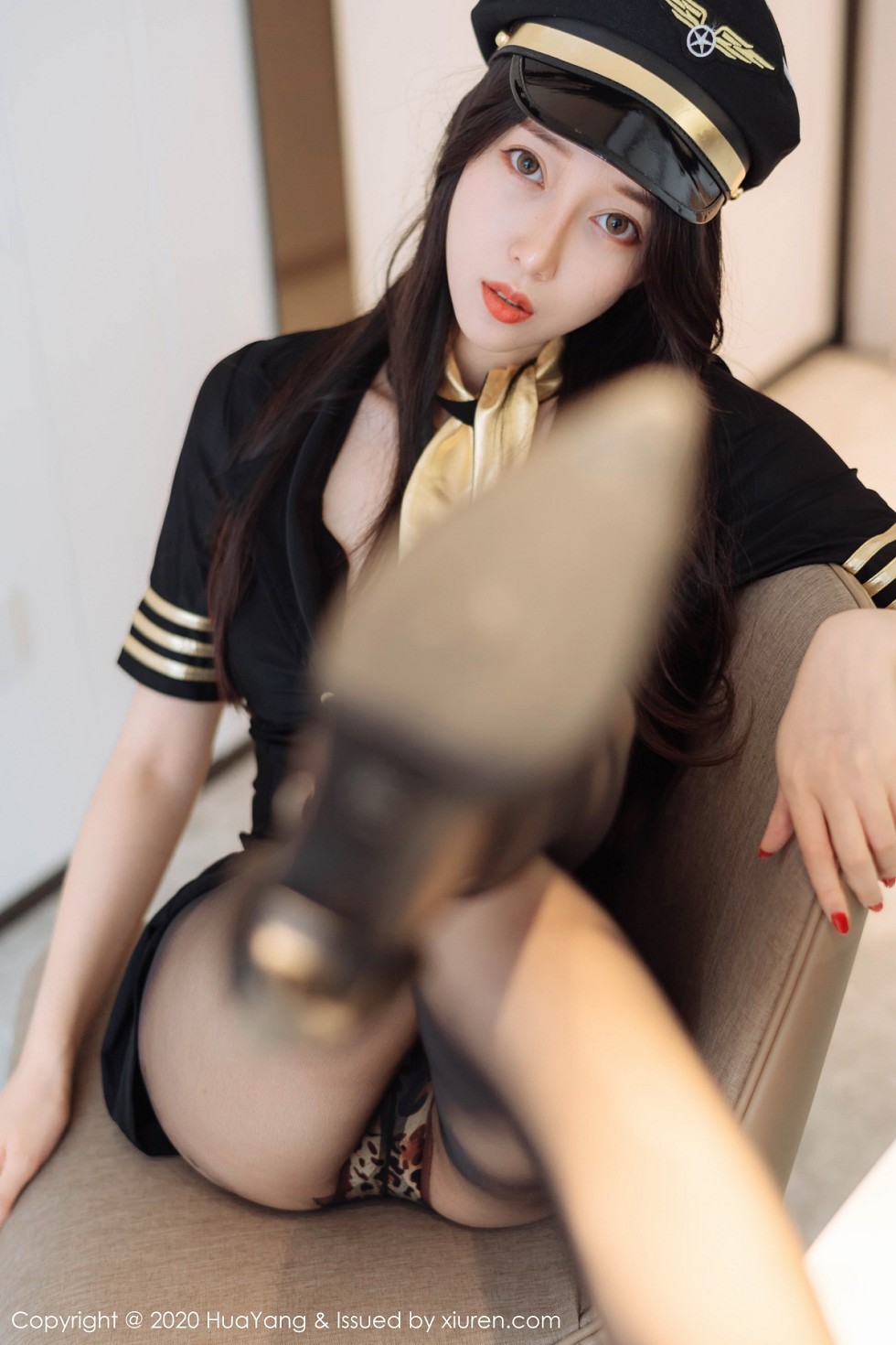 [HuaYang花漾]Vol.269_嫩模玥儿玥er机长制服主题黑丝裤袜秀豹纹内裤极致诱惑写真73P