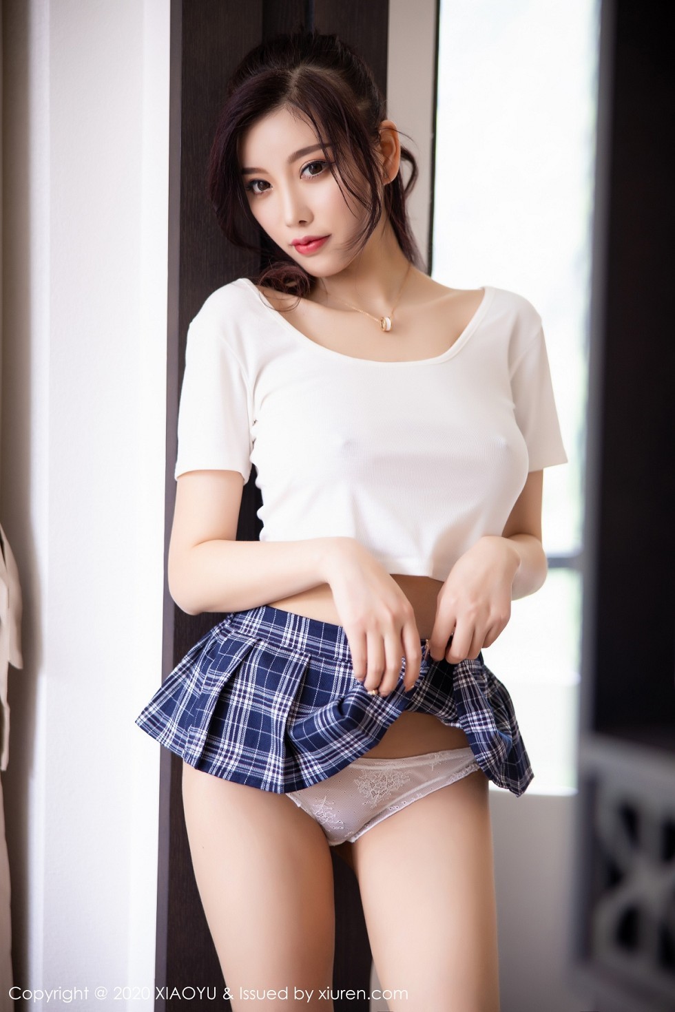 [XiaoYu画语界]Vol.343_女神杨晨晨sugar阳朔旅拍格子JK短裙秀完美身材诱惑写真64P