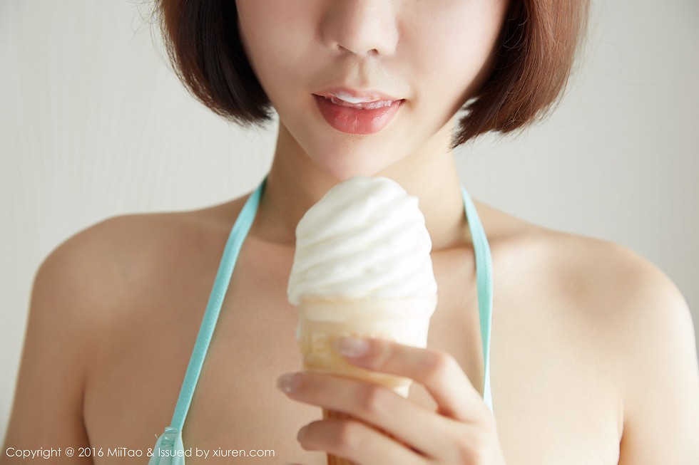 [MiiTao蜜桃社]Vol.024_新人嫩模李梦婷简洁内衣秀豪乳诱惑美臀性感写真50P