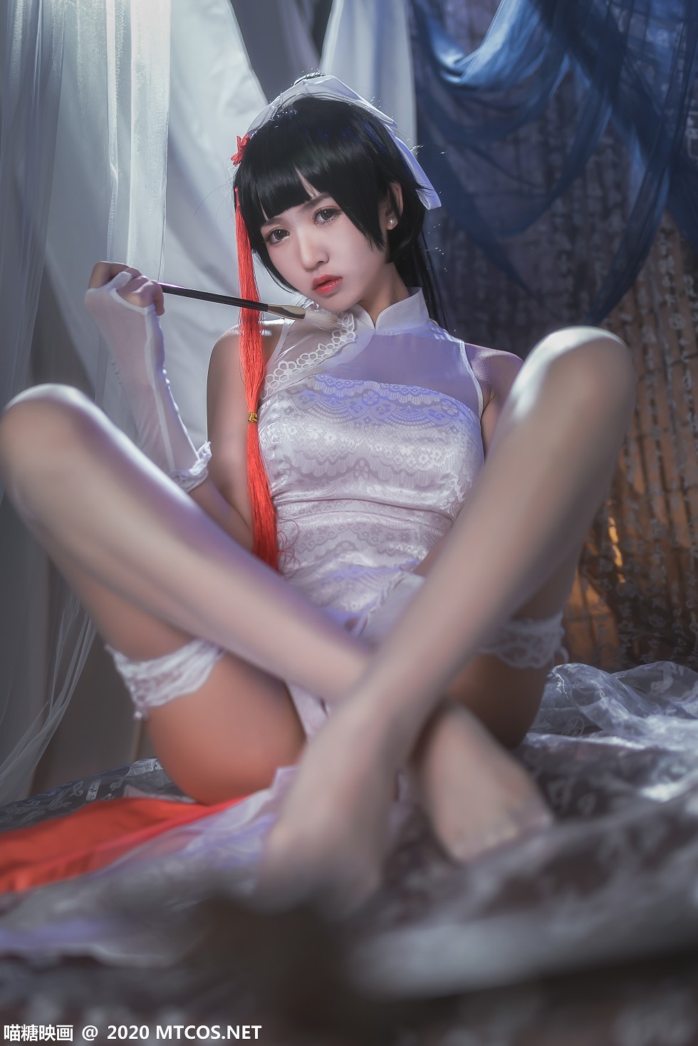 [喵糖映画]HML.015_旗袍小美女私房性感红色旗袍+银白色旗袍配白丝吊袜诱惑写真24P