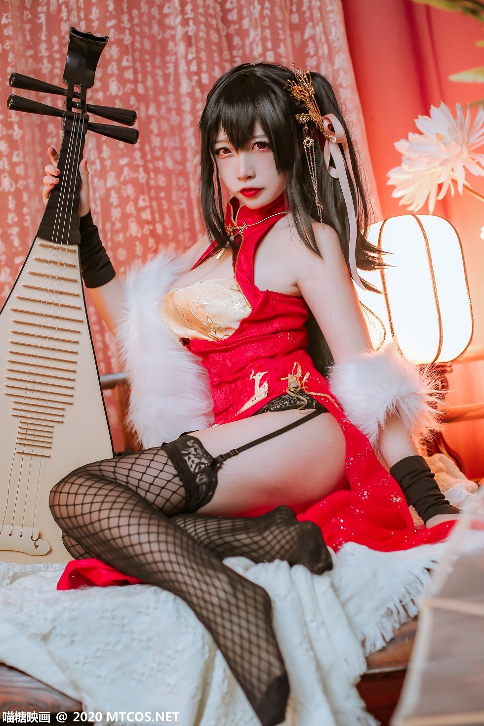 [喵糖映画]HML.018_碧蓝大凤旗袍美女私房吊带黑丝渔网秀翘臀美腿诱惑写真41P