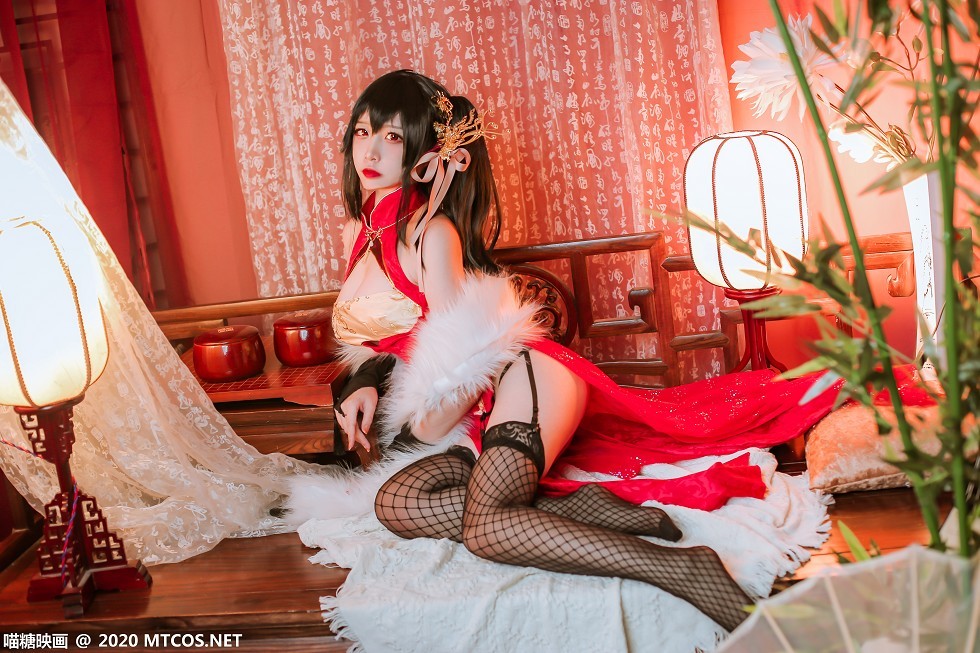 [喵糖映画]HML.018_碧蓝大凤旗袍美女私房吊带黑丝渔网秀翘臀美腿诱惑写真41P