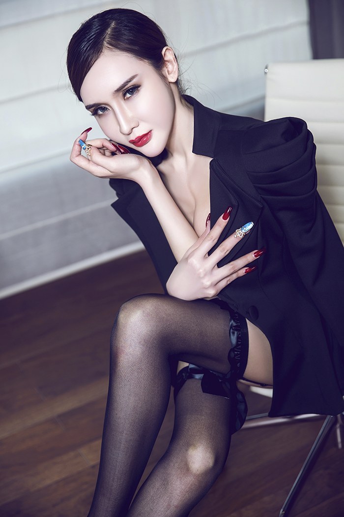 冷艳御姐瓦娅美腿丝袜吸引你眼球(图53)