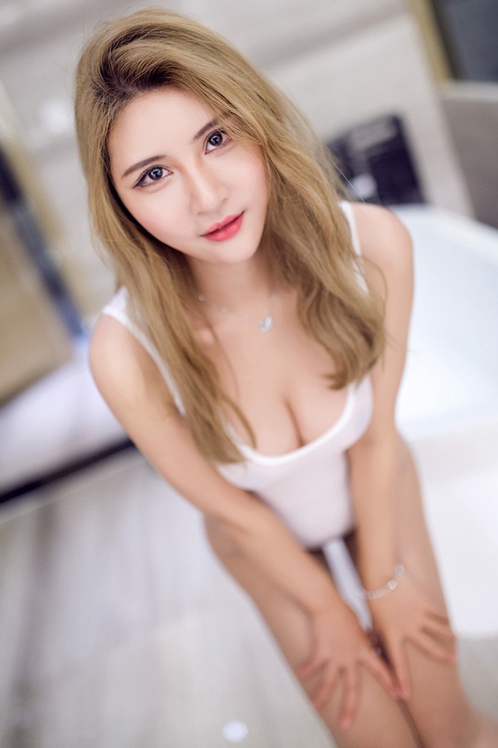 美腿尤物尹菲诱惑丝臀吸引你眼球(图9)