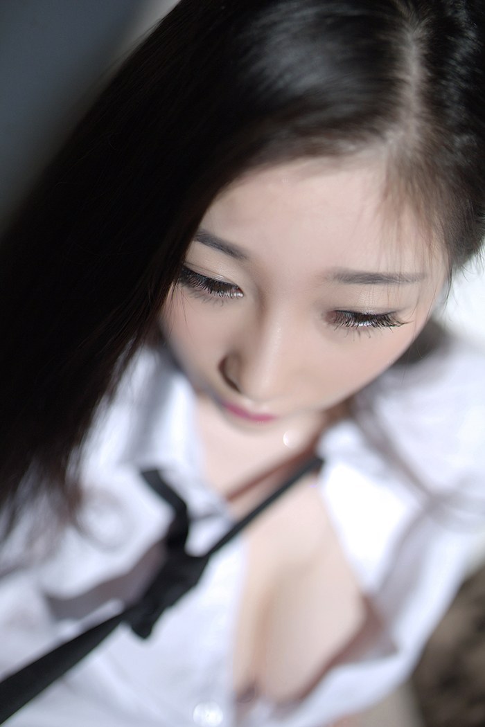 职场美人妲己办公室制服诱惑惑到你(图5)