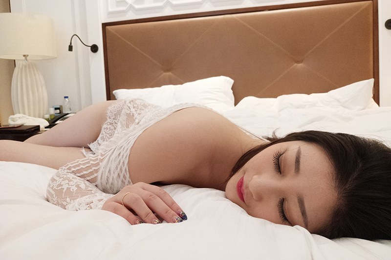 寂寞少妇妲己只手难掩白嫩浑圆双乳(图46)