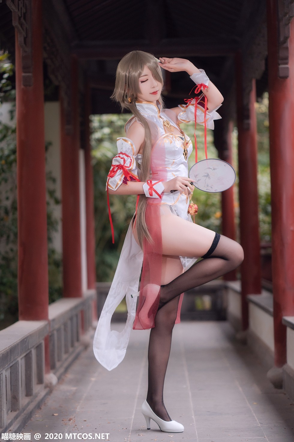 [喵糖映画]HML.021_浣溪沙旗袍妹子户外性感COS装扮配黑丝袜秀完美身材诱惑写真20P