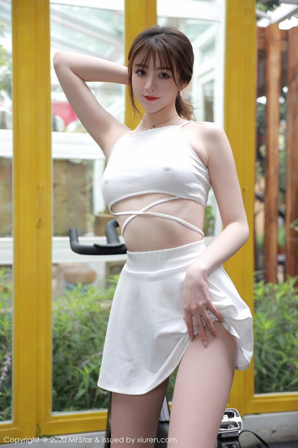 [MFStar模范学院]Vol.364_嫩模yoo优优大理旅拍健身房白色短裙吊带妩媚诱惑写真56P