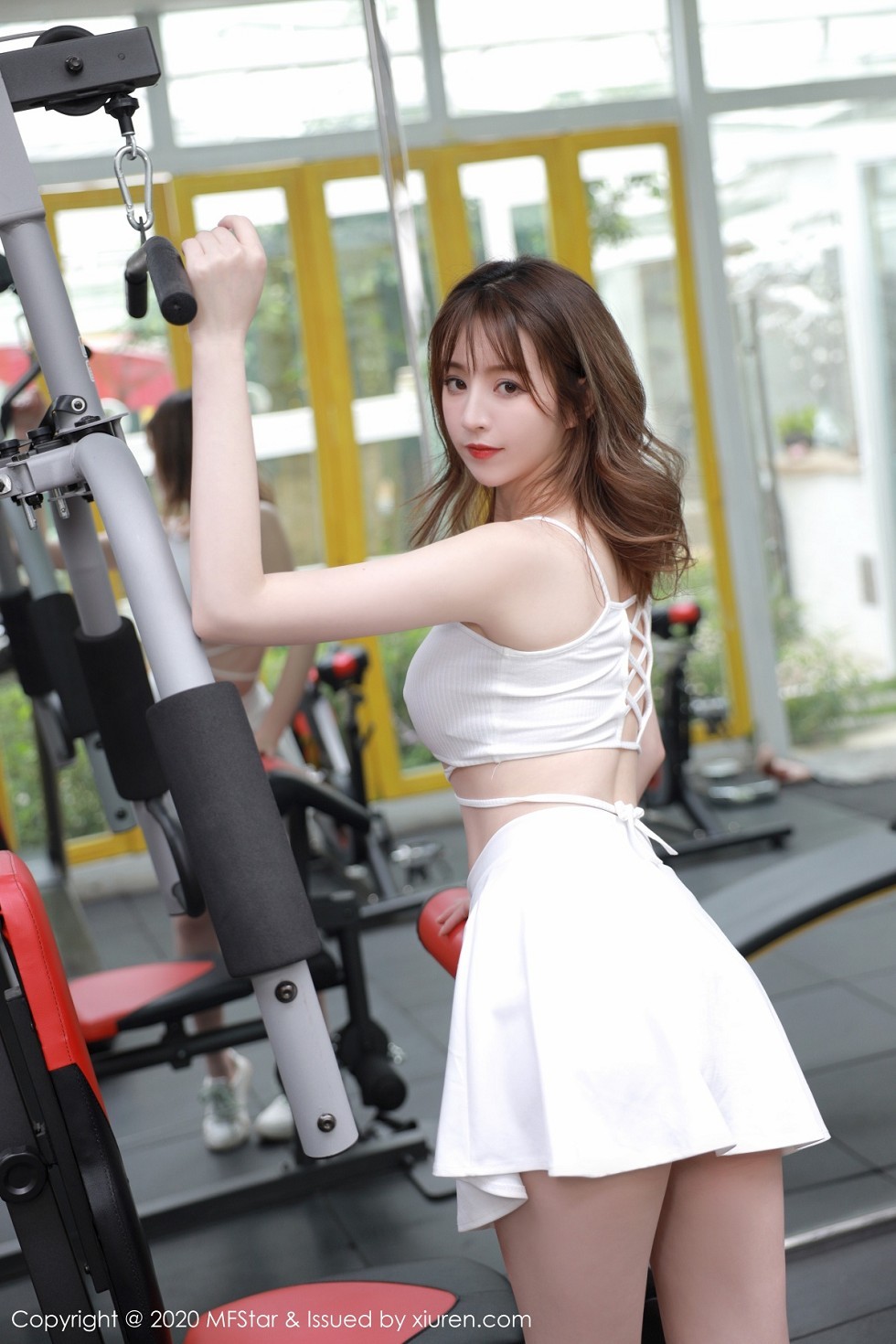 [MFStar模范学院]Vol.364_嫩模yoo优优大理旅拍健身房白色短裙吊带妩媚诱惑写真56P