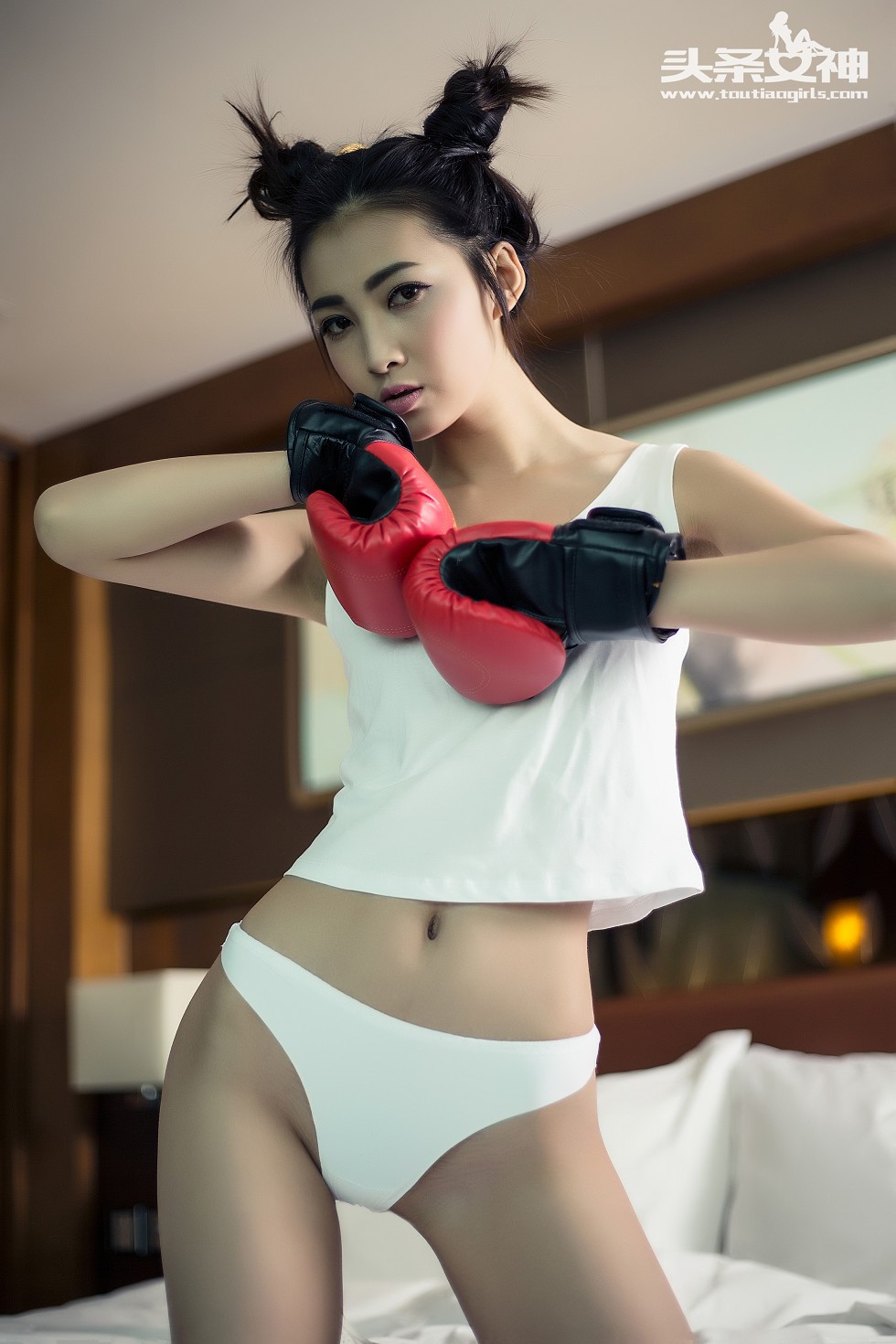 [Toutiao头条女神]No.043_嫩模萝莉张爽居家私房性感内裤秀白嫩美臀写真33P