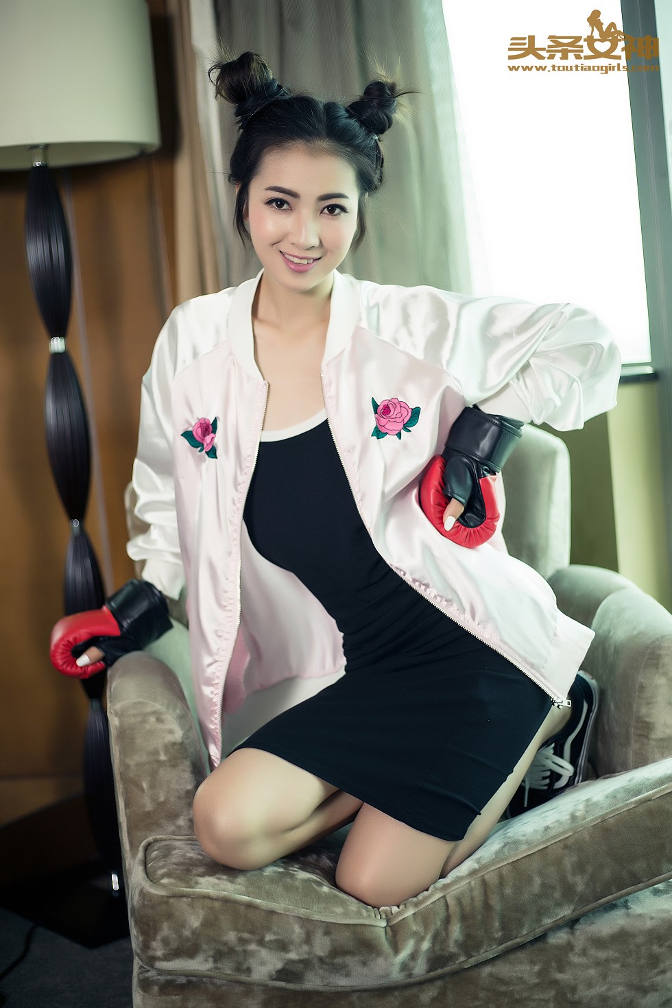 [Toutiao头条女神]No.043_嫩模萝莉张爽居家私房性感内裤秀白嫩美臀写真33P