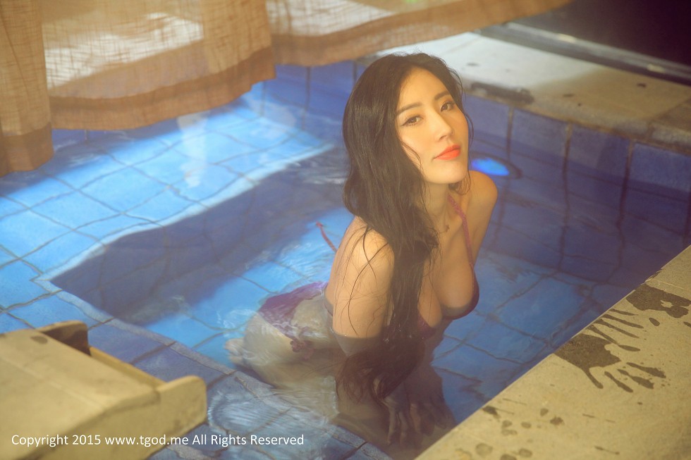 [TGOD推女神]2015.05.07_女神驾到之性感小天后韩盼盼森林温泉性感写真50P