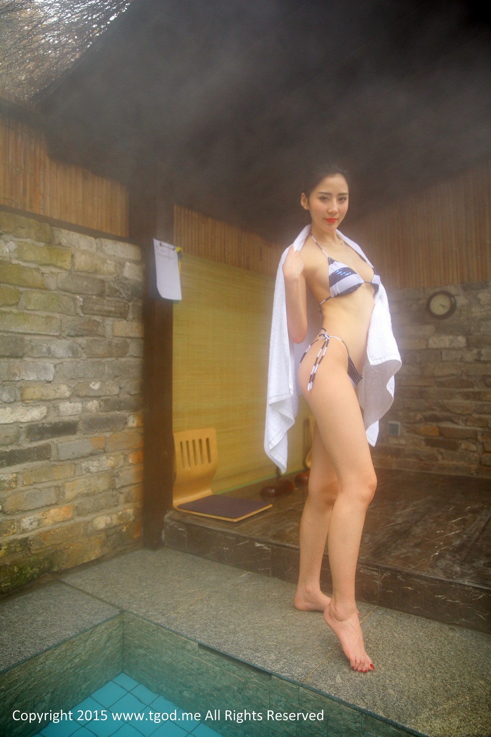 [TGOD推女神]2015.05.07_女神驾到之性感小天后韩盼盼森林温泉性感写真50P