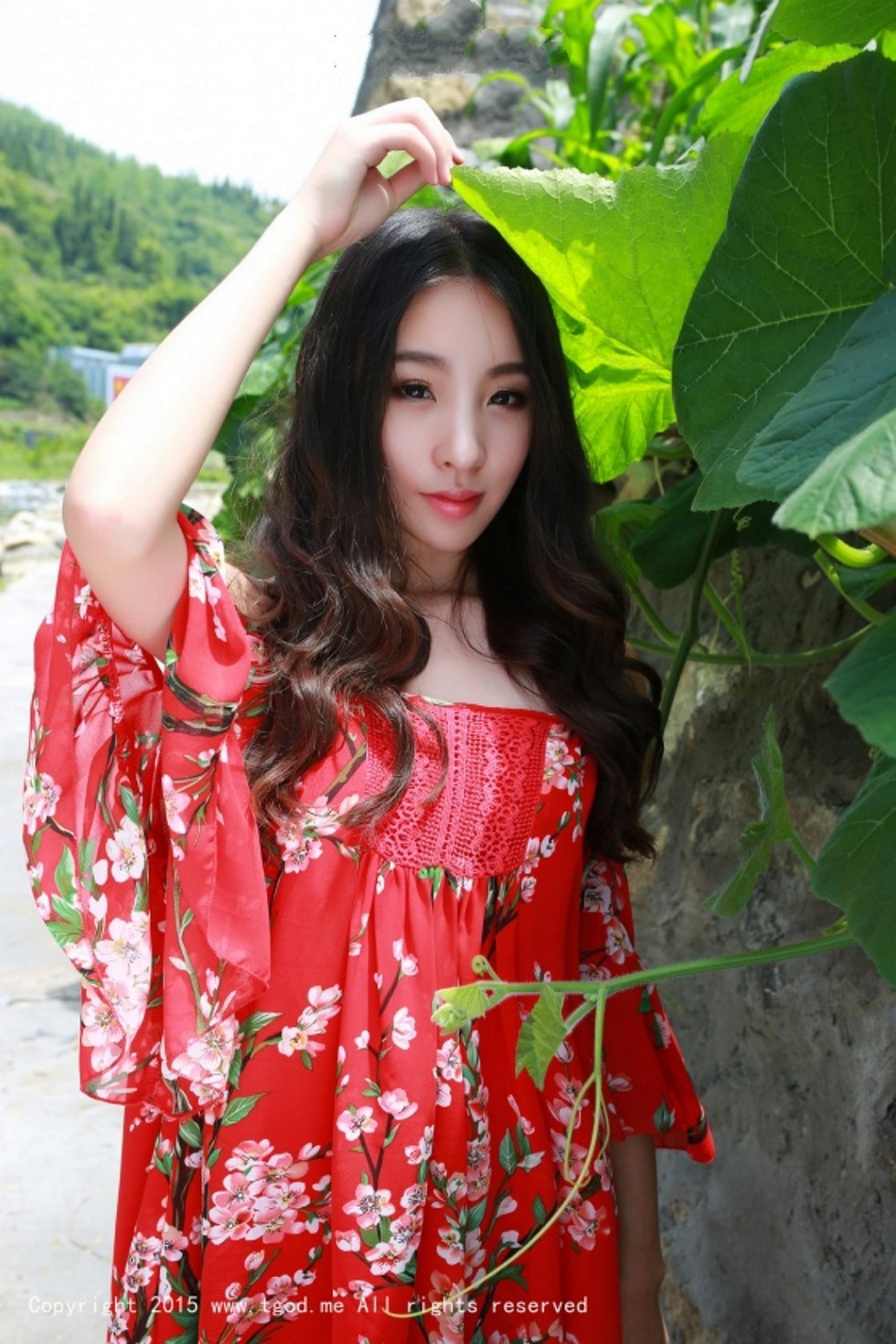 [TGOD推女神]2015.06.11_嫩模梓萱Crystal清新小溪旁俏皮邻家女孩写真41P