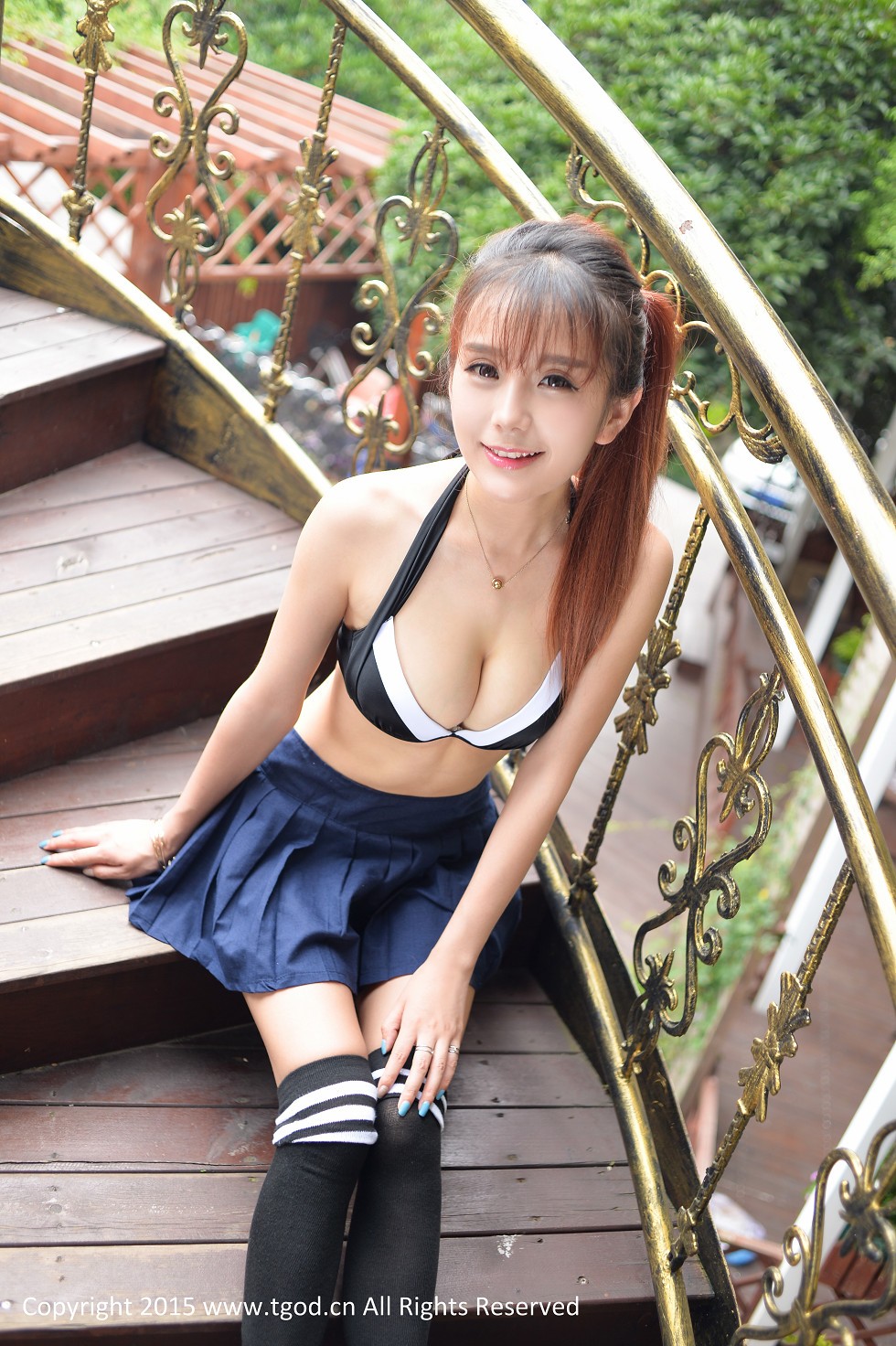 [TGOD推女神]2015.07.08_新人模特小九的少女日志连身短裙性感豪乳写真41P