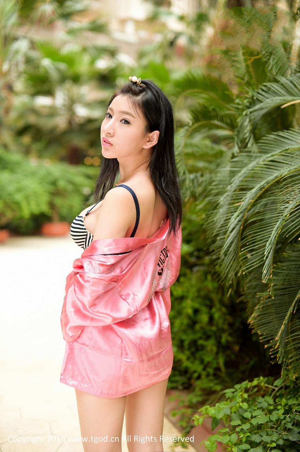 [TGOD推女神]2015.07.11_嫩模张晓梵Vivian瓶中精灵豪乳美腿性感写真40P