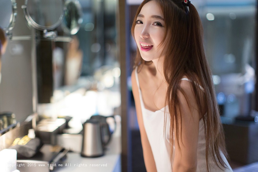 [TGOD推女神]2015.07.28_嫩模黄歆苑chobits黑色吊带丝袜秀美臀豪乳诱惑50P
